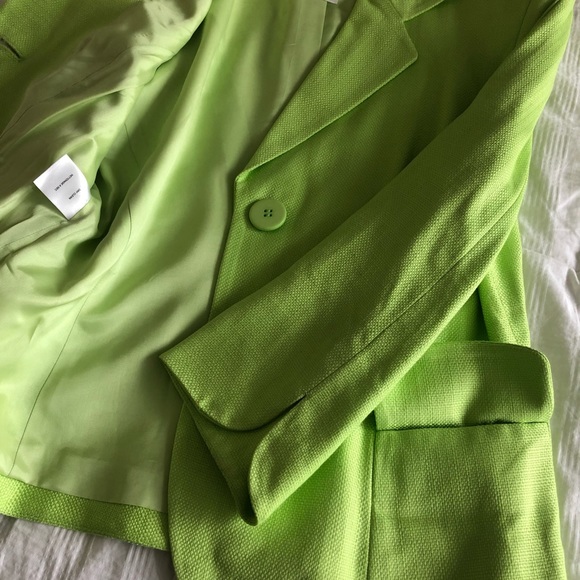🍏Stunning Jacket from Jones New York Essentials🍏 - Picture 6 of 9